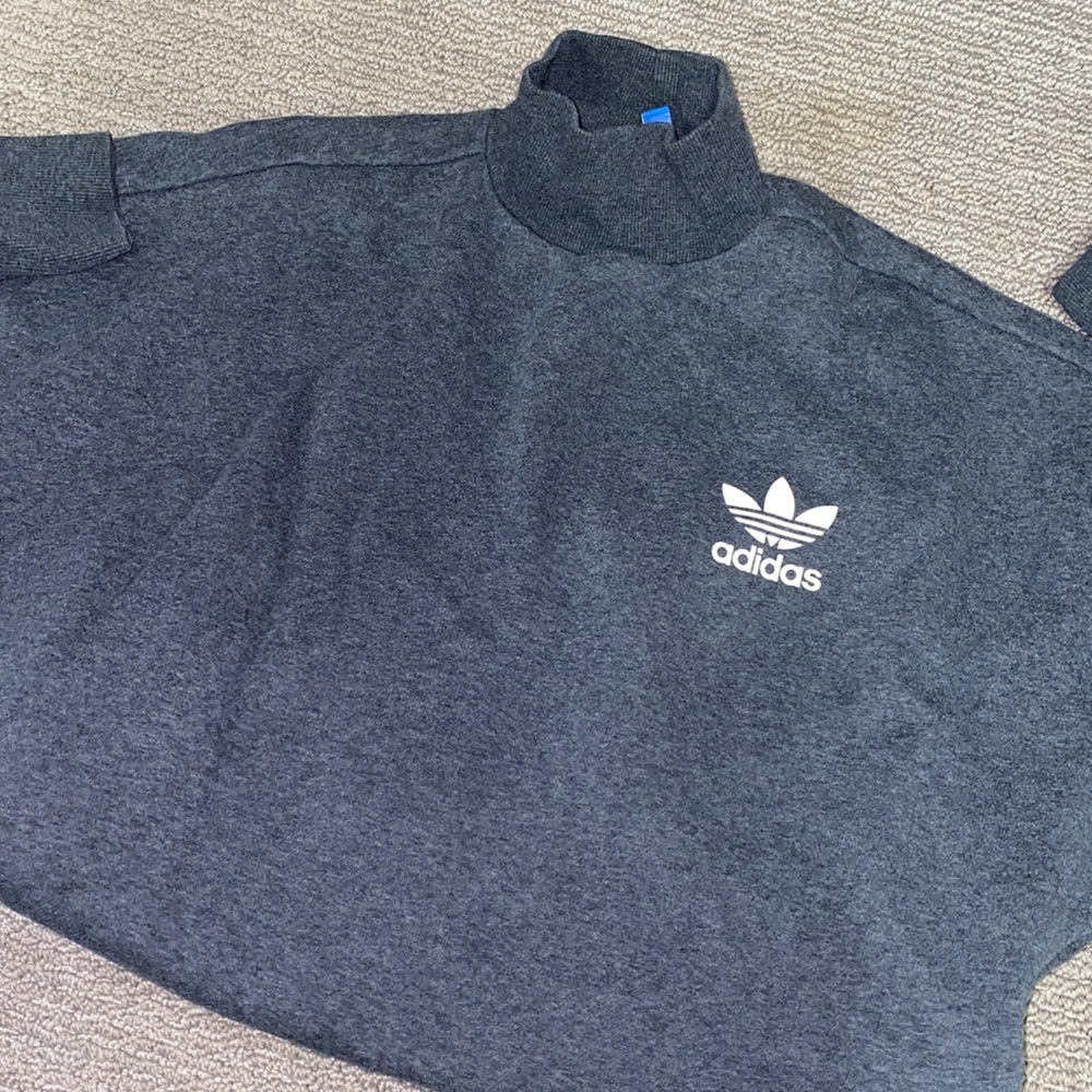 Adidas  pull over